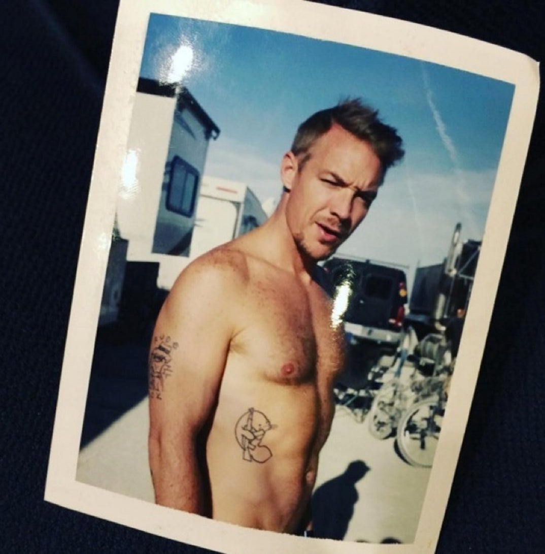 1110_diplo_sexy_snaps00