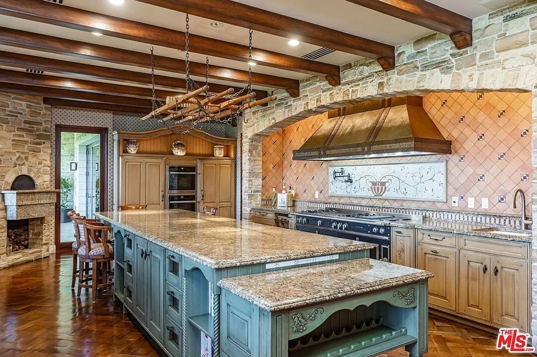 Quincy Jones Estate 5