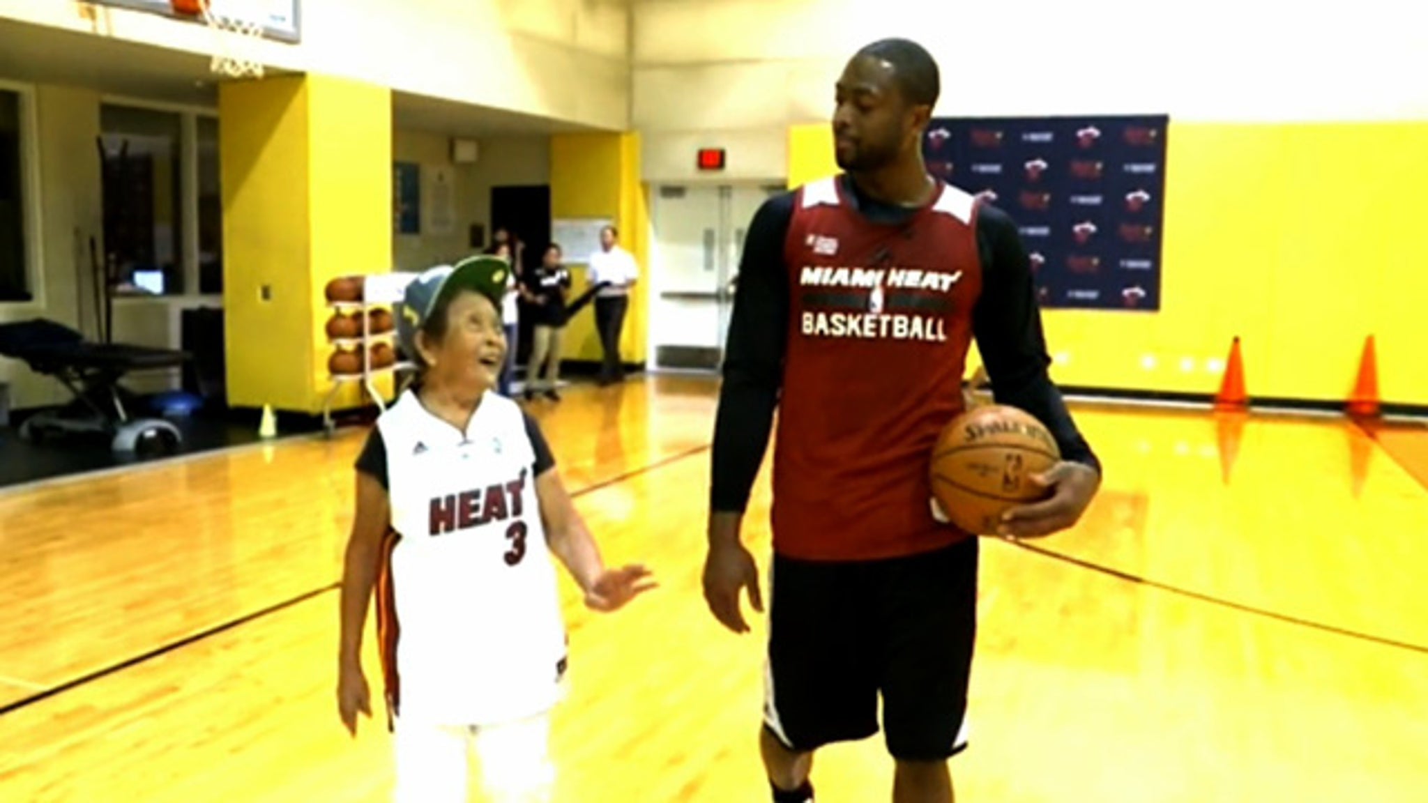 Dwyane Wade Plays 1 On 1 With 90 Year Old Makes Us All Cry 