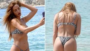 0518-Haley-Kalil-Takes-Selfies-In-Bikini-primary-3