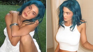 0911-Kylie-Jenner-Blue-Hair-PRIMARY