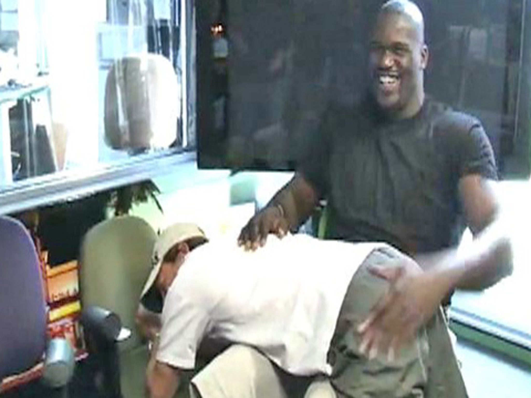 Shaq to DJ -- Spank You Very Much