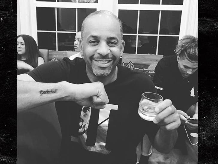 Welcome to Michael Ikyaators Blog Stephen Curry Tattoos His Wifes  Initials on His Ring Finger