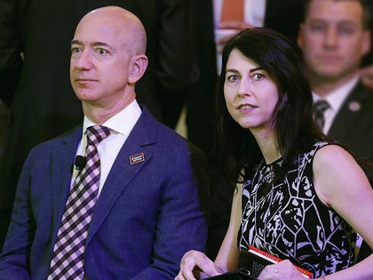 0109-jeff-mackenzie-bezos-getty-02