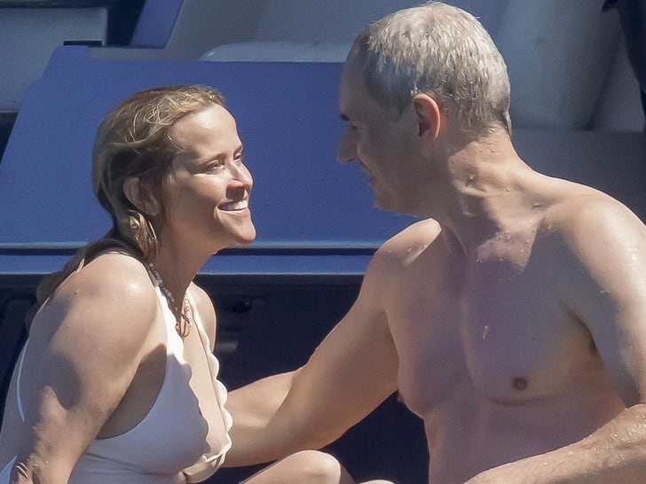 Reese Witherspoon & Oliver Haarmann Pack on PDA on Yacht in Saint-Tropez