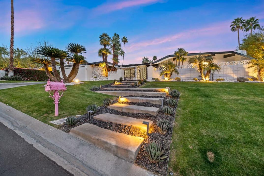Marilyn Monroe Former Palm Springs Home For Sale 8