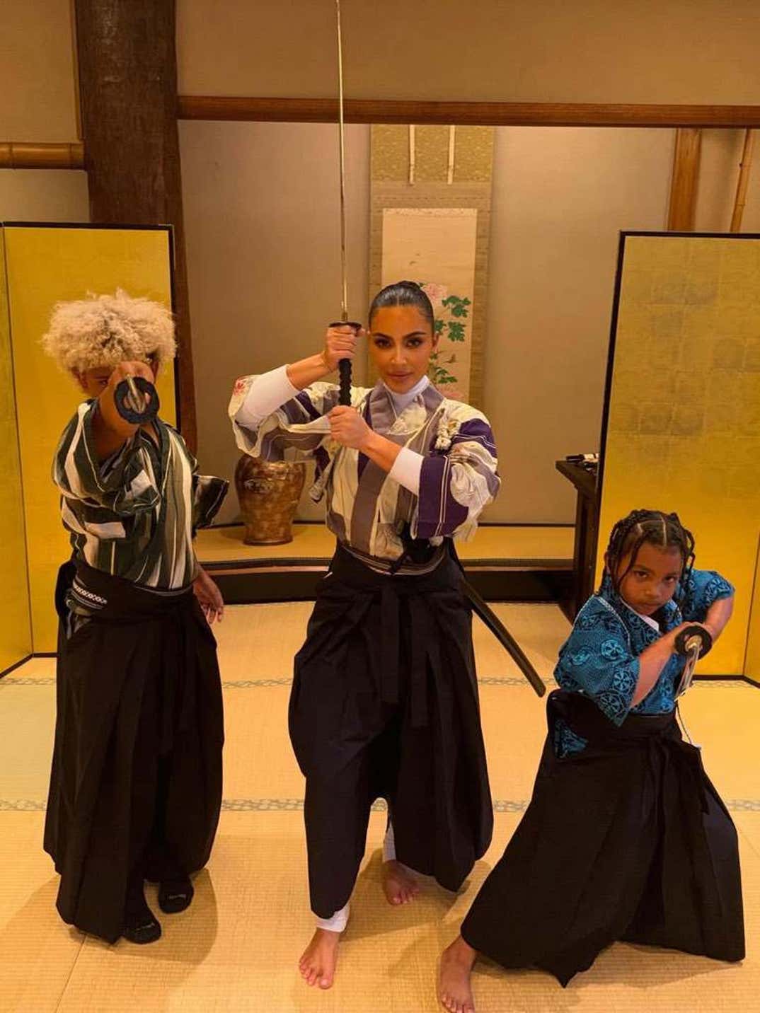 Kim Khloe Kardashian Fam Tokyo Trip 6
