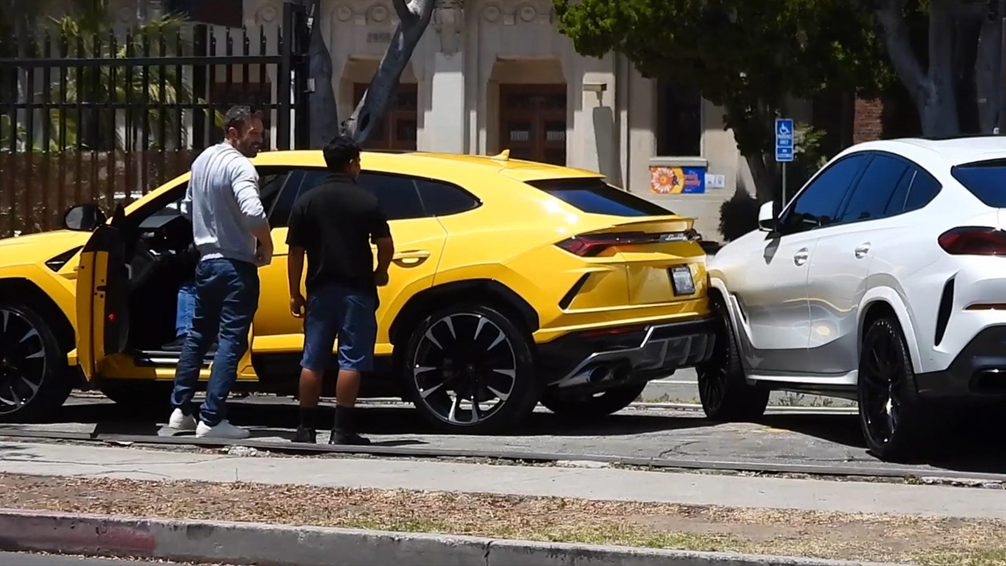 Ben Affleck's Car Gets Boxed In, Struggles To Pull Out Of Parking Spot In  Video