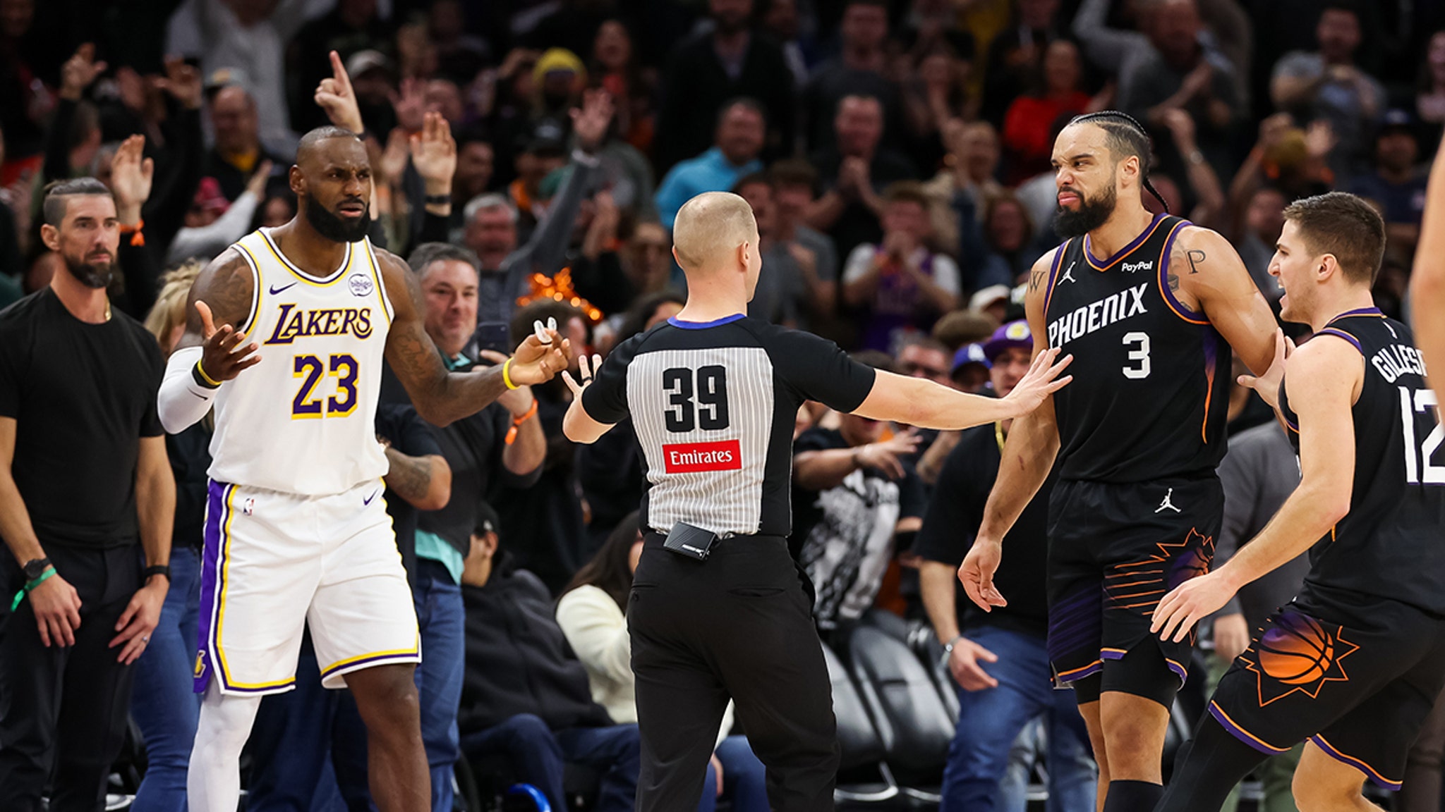 LeBron James spreekt de capriolen van Dillon Brooks toe: ‘We concurreren gewoon!’