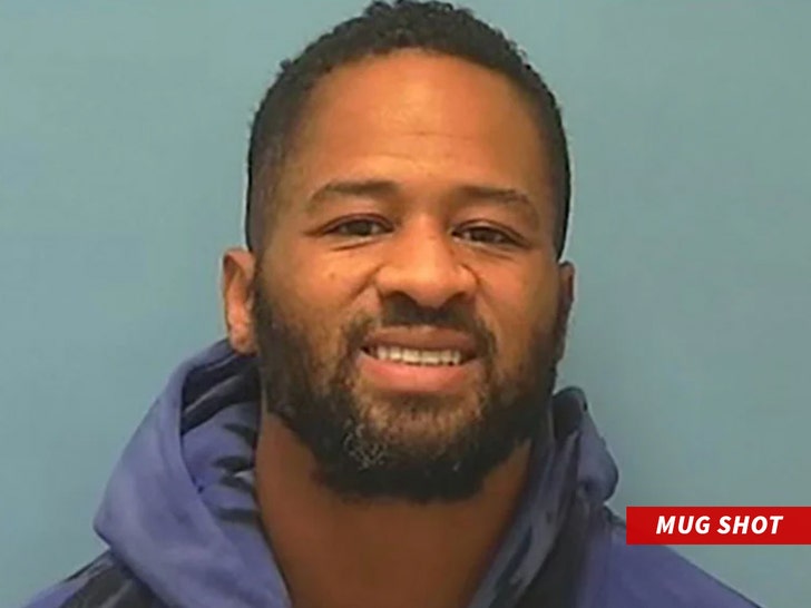 Ex-NFL Star Earl Thomas Arrested After Being Spotted At TX Bar W/ Warrant.jpg