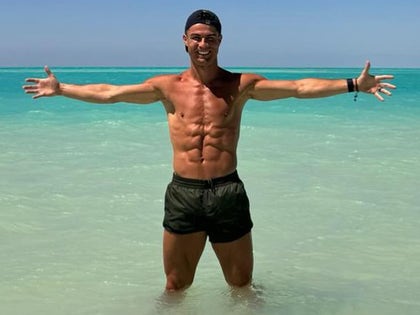 0823-Cristiano-Ronaldo-Hot-Shots-PRIMARY