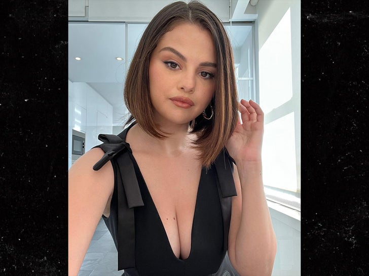 0710-Selena-Gomez-Hot-Shots-SUB-1