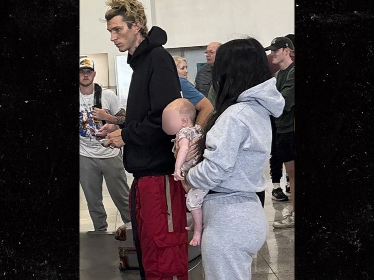 0722-Machine-Gun-Kelly-Megan-Fox-Family-Costa-Rica-Sub1