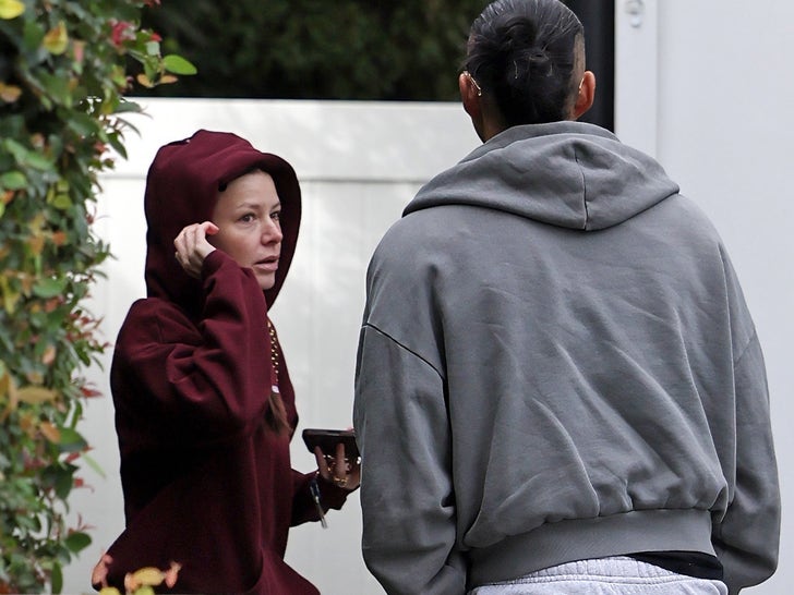 Ariana Madix Grabs Remaining Items From Valley Village Home