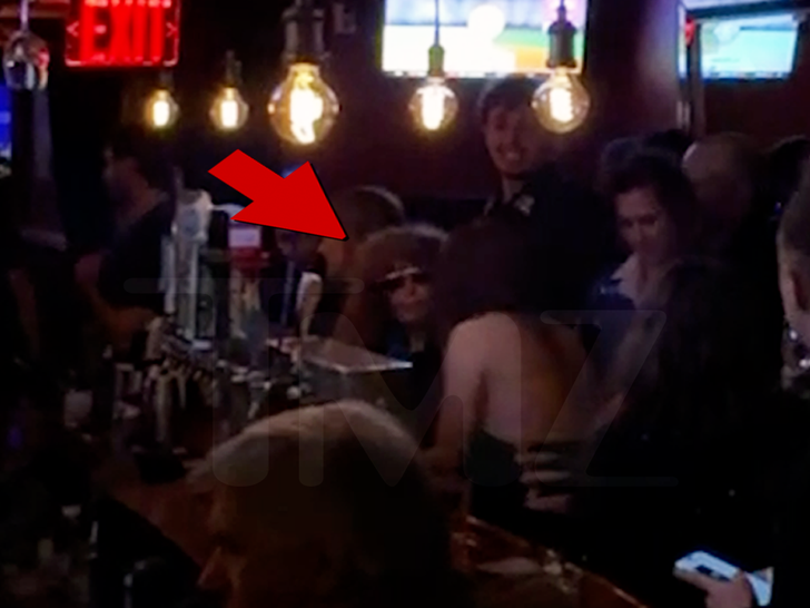 041226_natasha_lyonne_primary