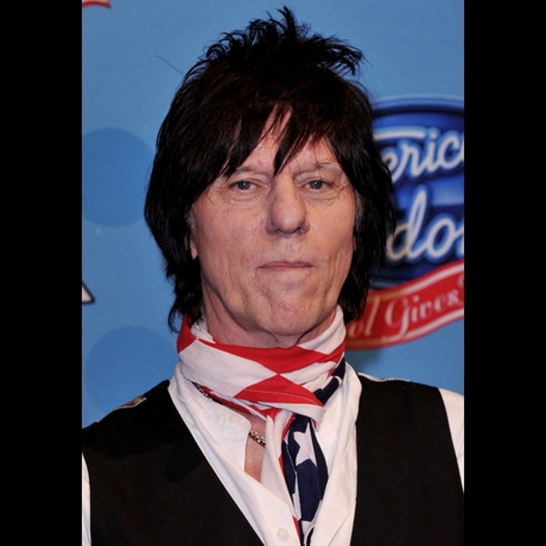 Jeff Beck has his liberty around his neck!