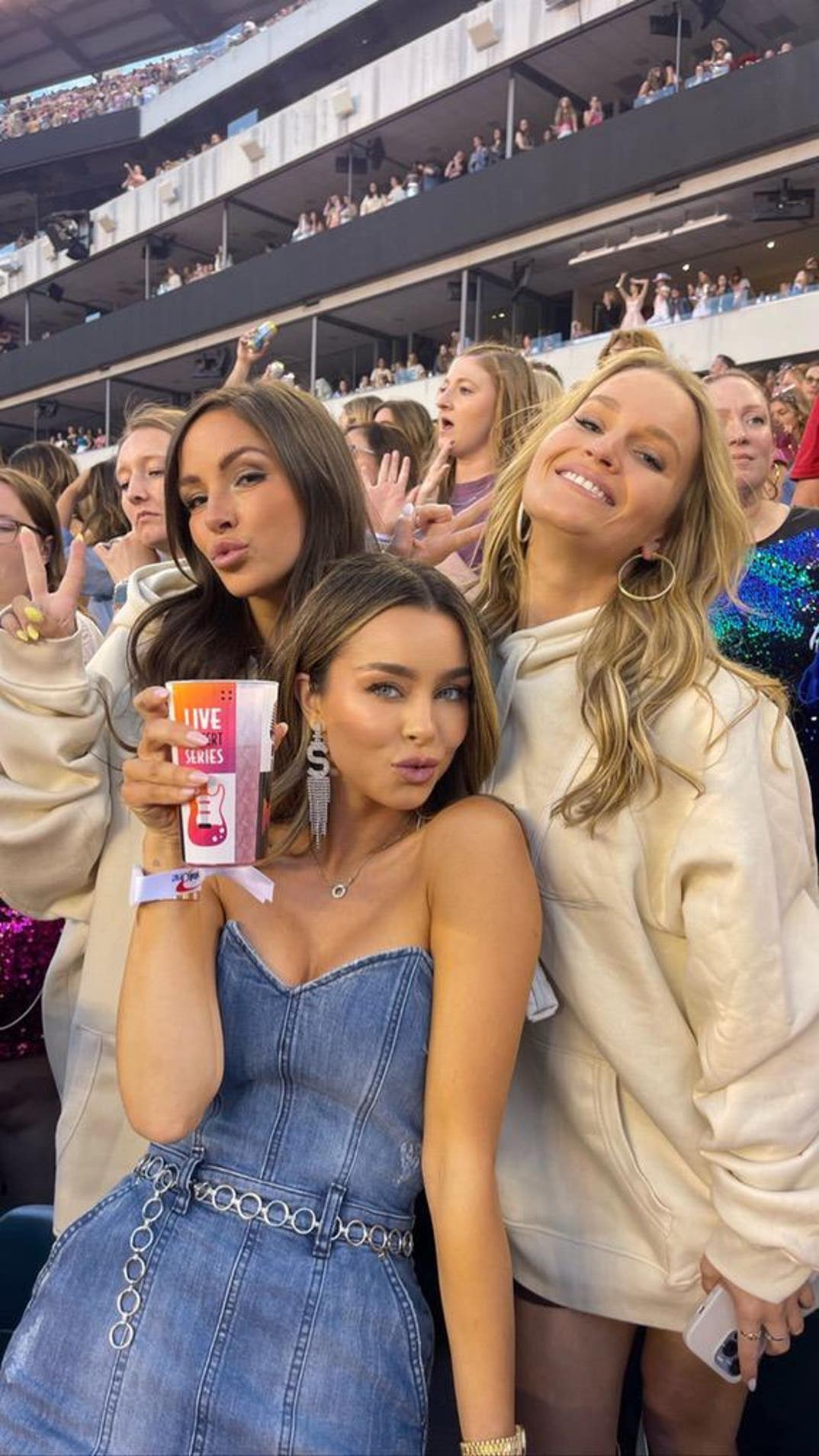 Sierra Furtado (middle)