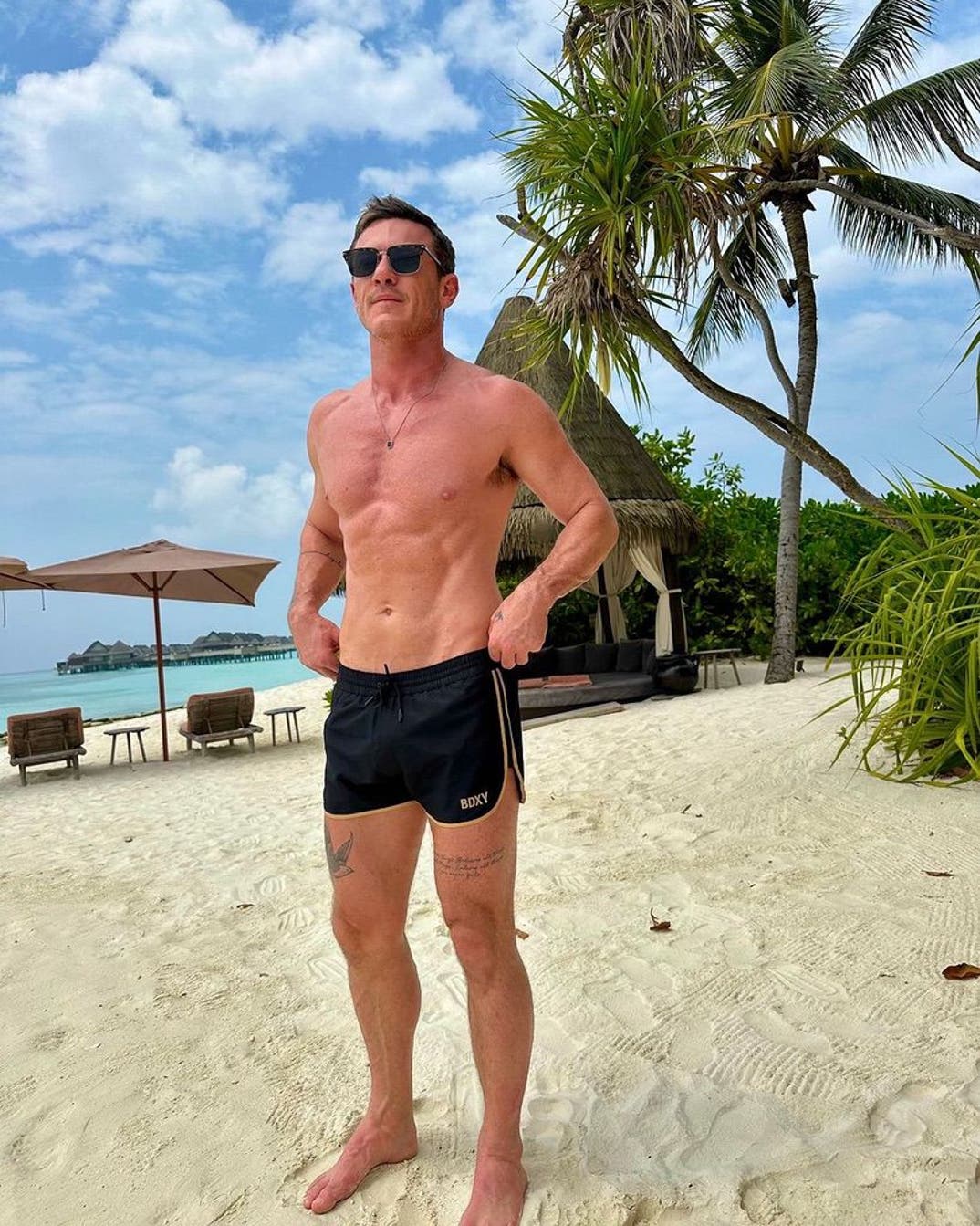 0415 Luke Evans Shirtless Shots 11