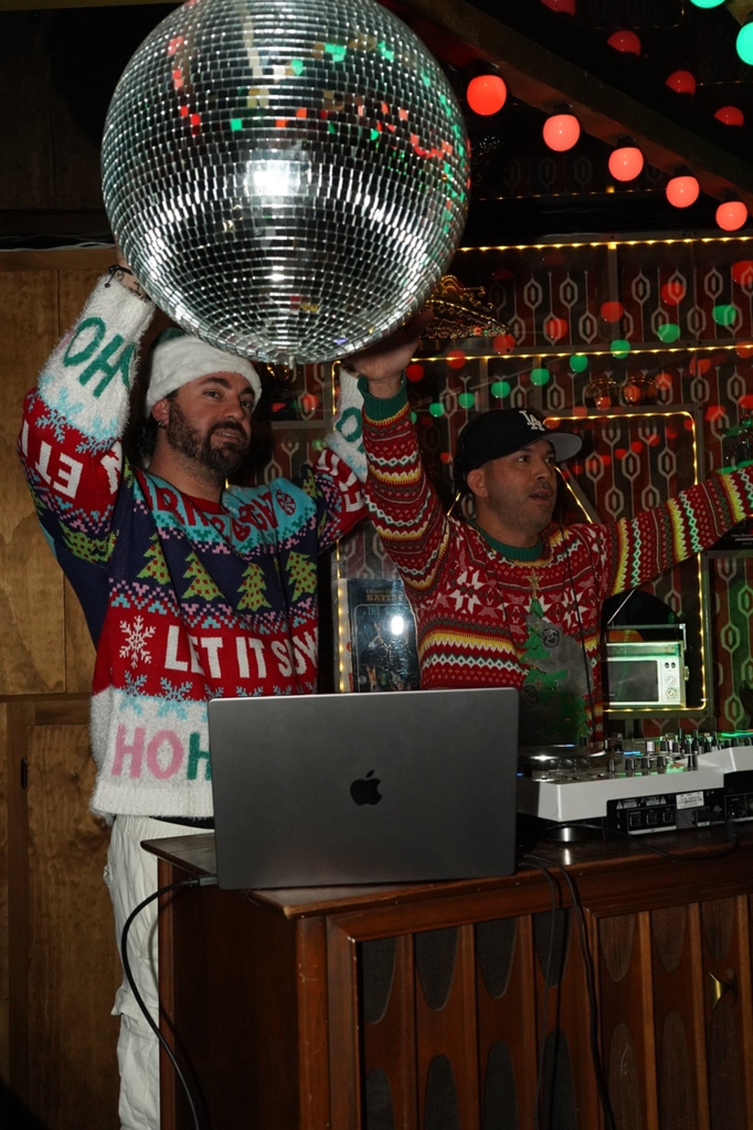 1225 Lukas Haas Christmas Song 0