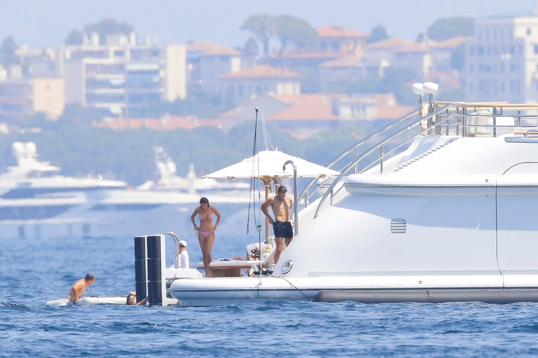 Tom Brady Mystery Women Snorkeling Yacht France 8