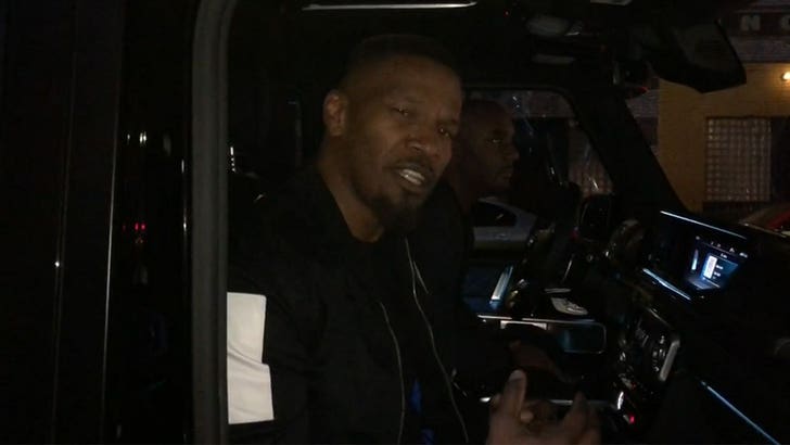 Jamie Foxx, like the rest of the world, is still in shock over Kobe Bryant's death -- that's obvious in this video -- but he mustered the strength to honor the 