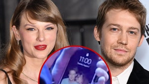 taylor swift joe alywn screensaver