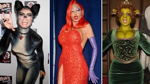 1026-Heidi-Klum-Best-Halloween-Costumes-hero