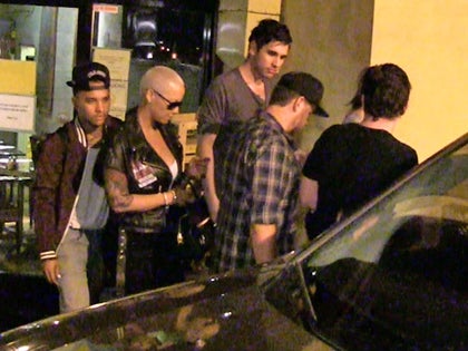 092614_amber_rose_primary