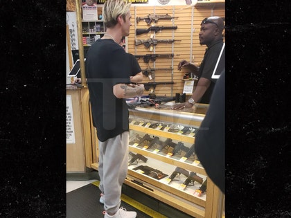 0903-aaron-carter-gunshop-tmz-01