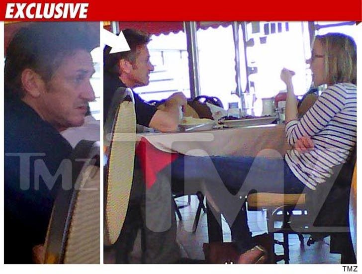 TMZ on TV -- the Fact Behind the Funny :: 0301-sean-penn-scarjo-ex-tmz-01-credit