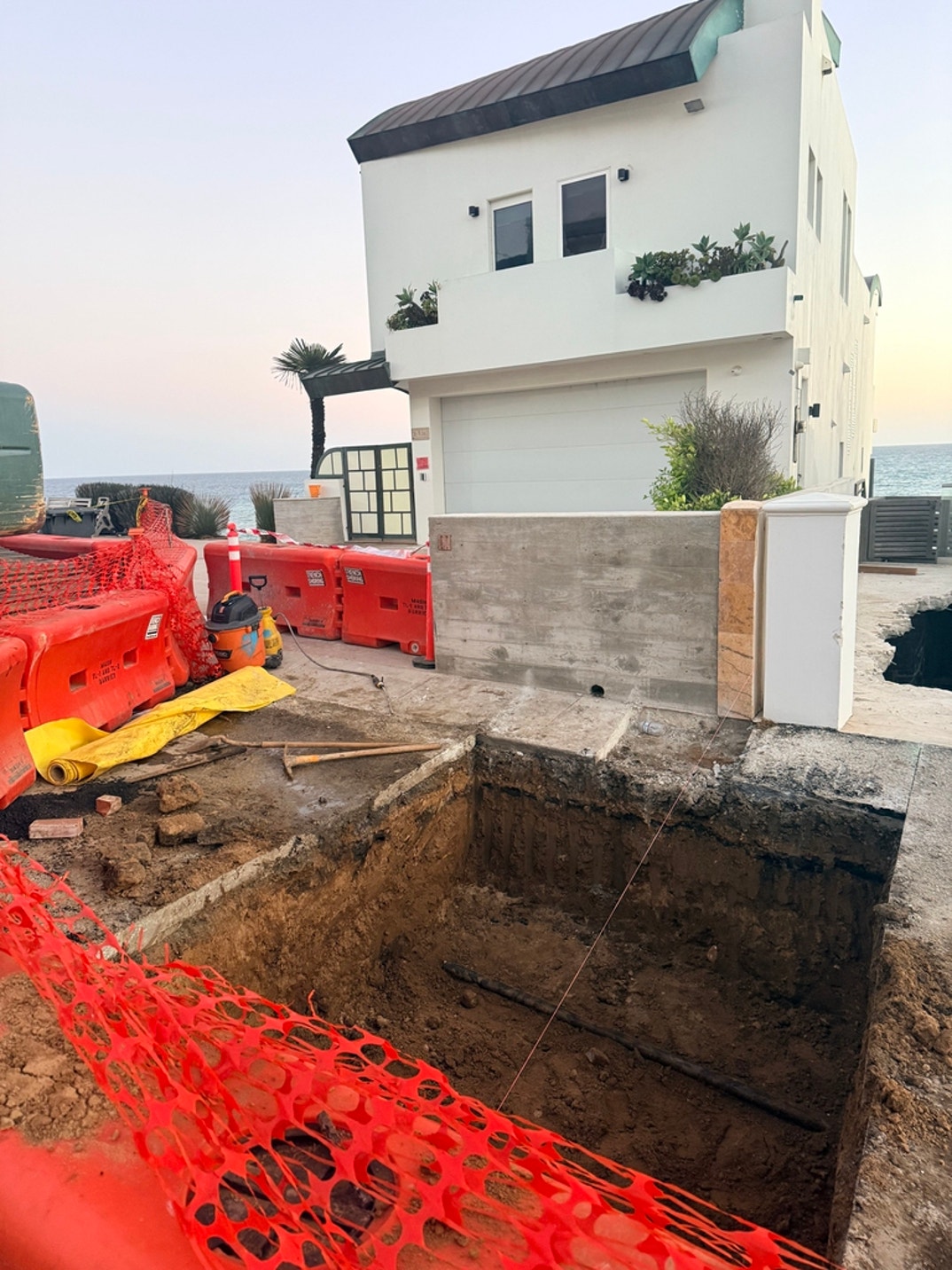 Nicolas Cage Sinkhole Update 0