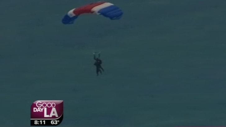 George H.W. Bush marks 90th birthday with skydive 