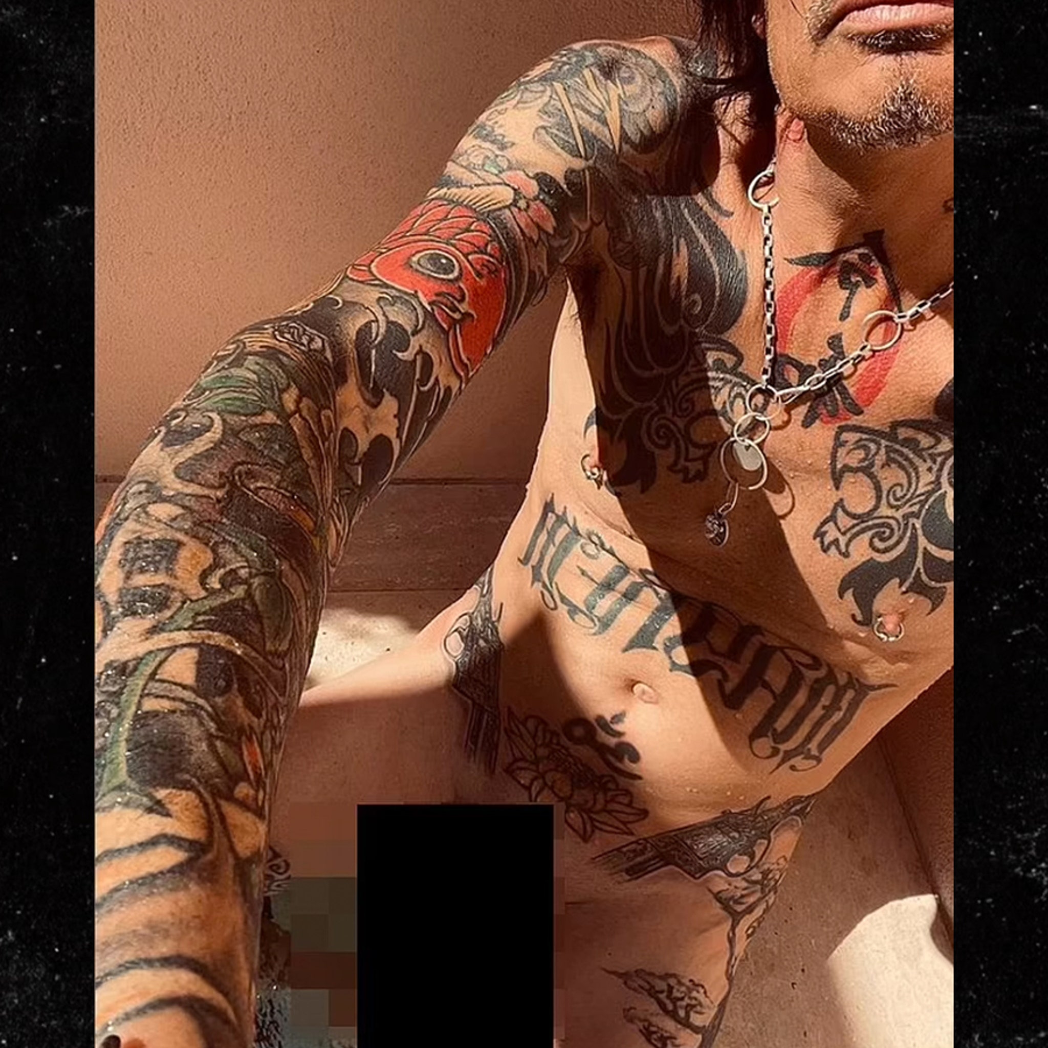 Total 83+ imagen tommy lee frontal.pic