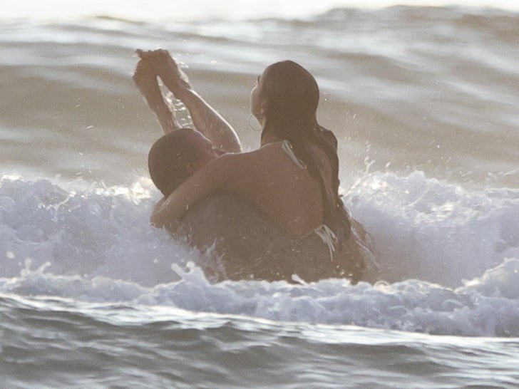 0105-Channing-Tatum-PDA-GF-SUB-2