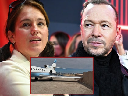 Amy Jo Johnson donnie wahlberg plane accident getty comp