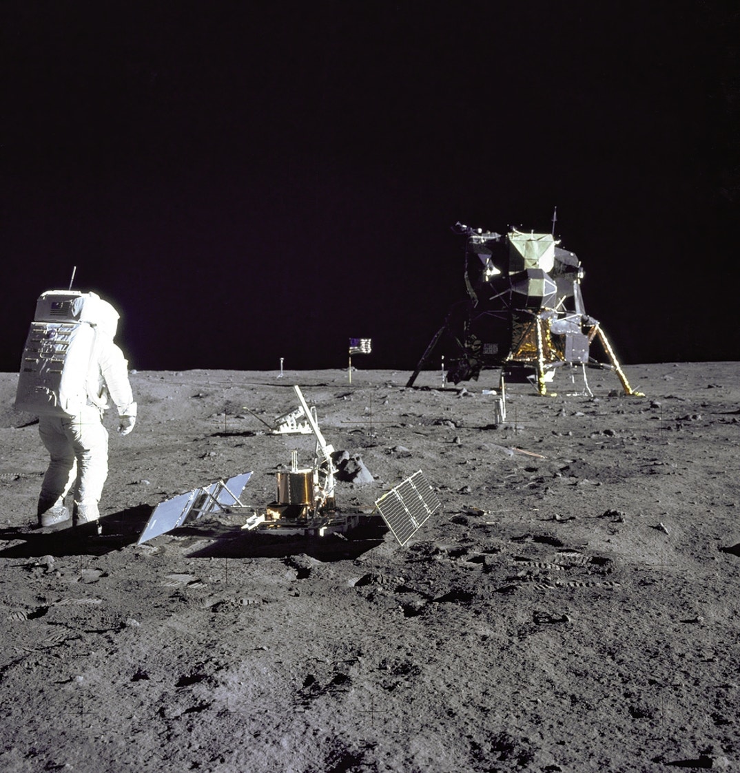 Moon Landing Buzz Adrin NASA Photos 4
