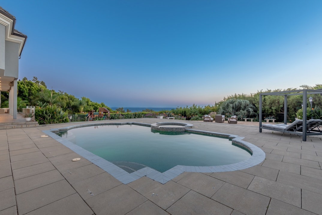 Russell Peters Malibu Home 0003