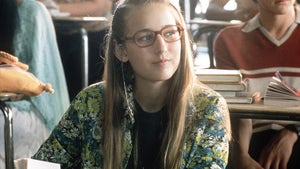 0415-Leelee-Sobieski-Memba-Them-hero