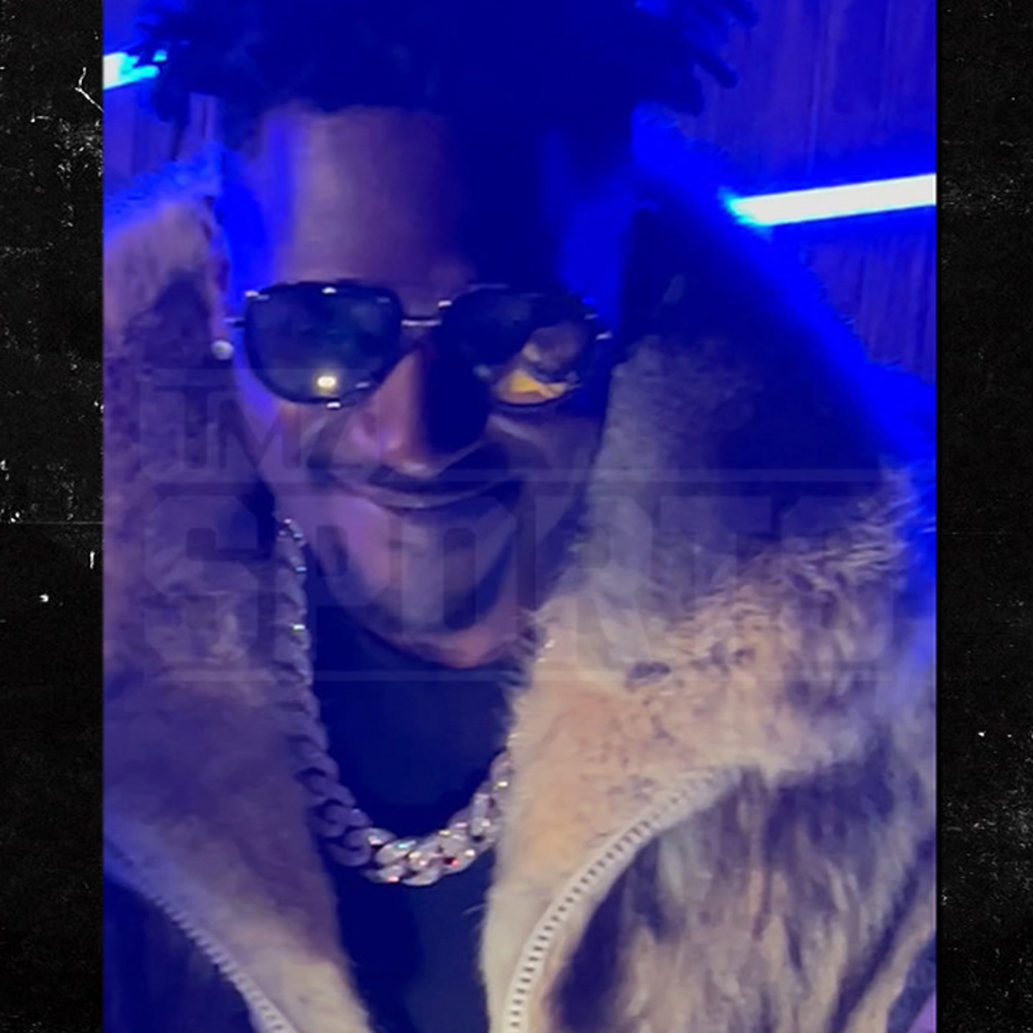 Antonio Brown celebrates Tom Brady's failure with insane nightclub