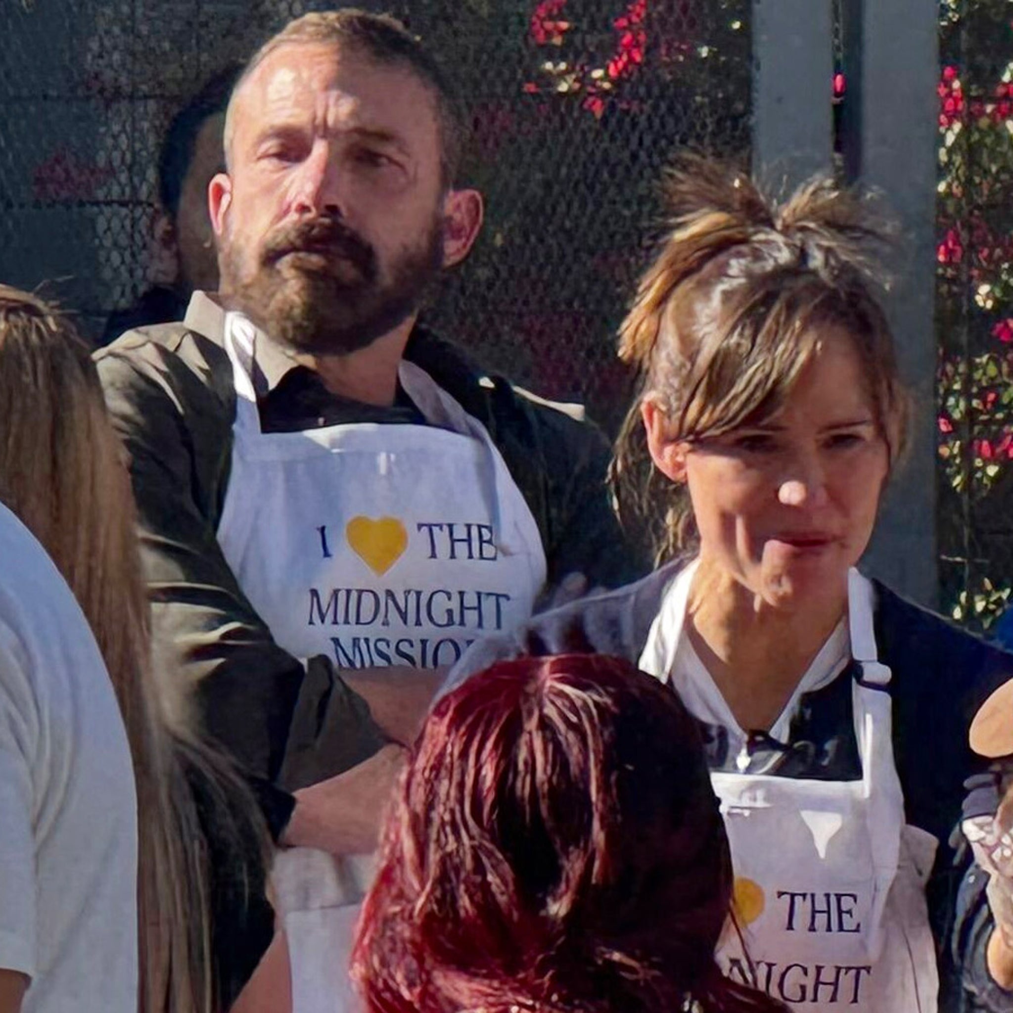 Ben Affleck, Jennifer Garner Serve Thanksgiving Meals to Homeless