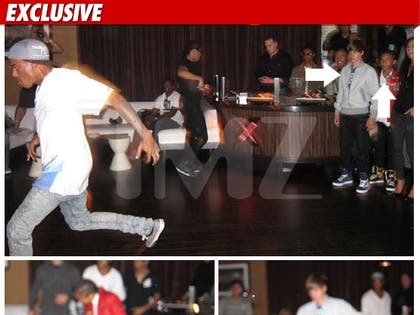 0903_bieber_smith_dancing_EX