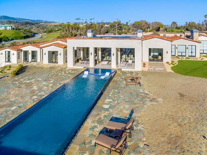 0914_drake_rihanna_airbnb_malibu_house_primary