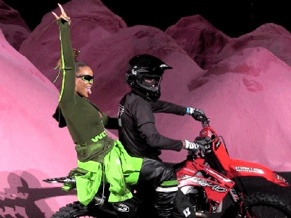 091117_rihanna_primary