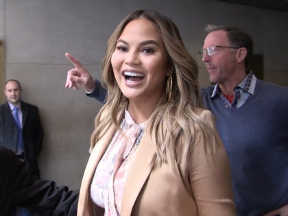 032718_chrissy_teigen_primary_v2