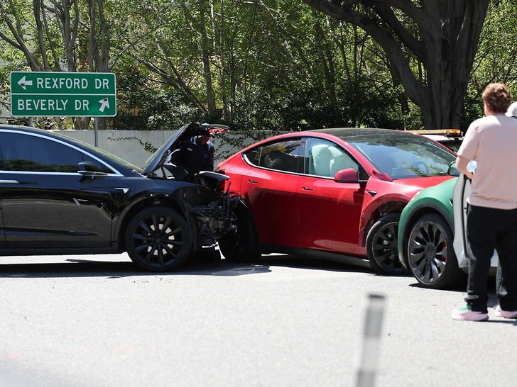 Hollywood Producer Jeff Beacher Involved in Three-Way, All-Tesla Crash