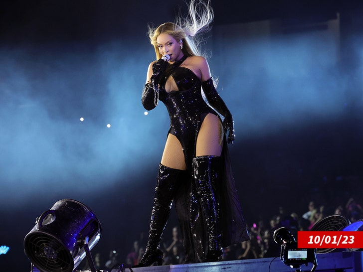 beyonce performing