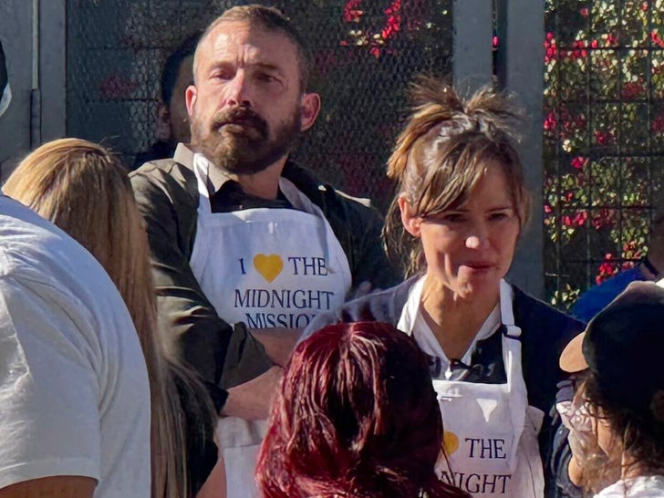 Ben Affleck And Jennifer Garner At Thanksgiving Charity Event