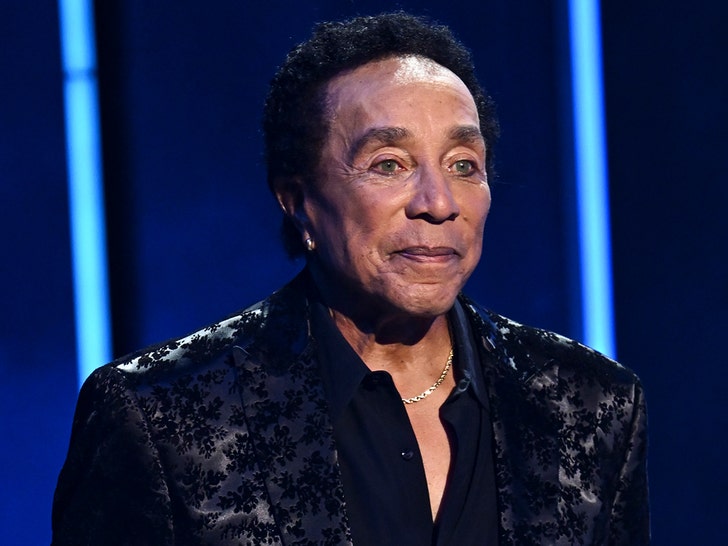 Singer Smokey Robinson sued S3xual Battery by 4 former housekeepers