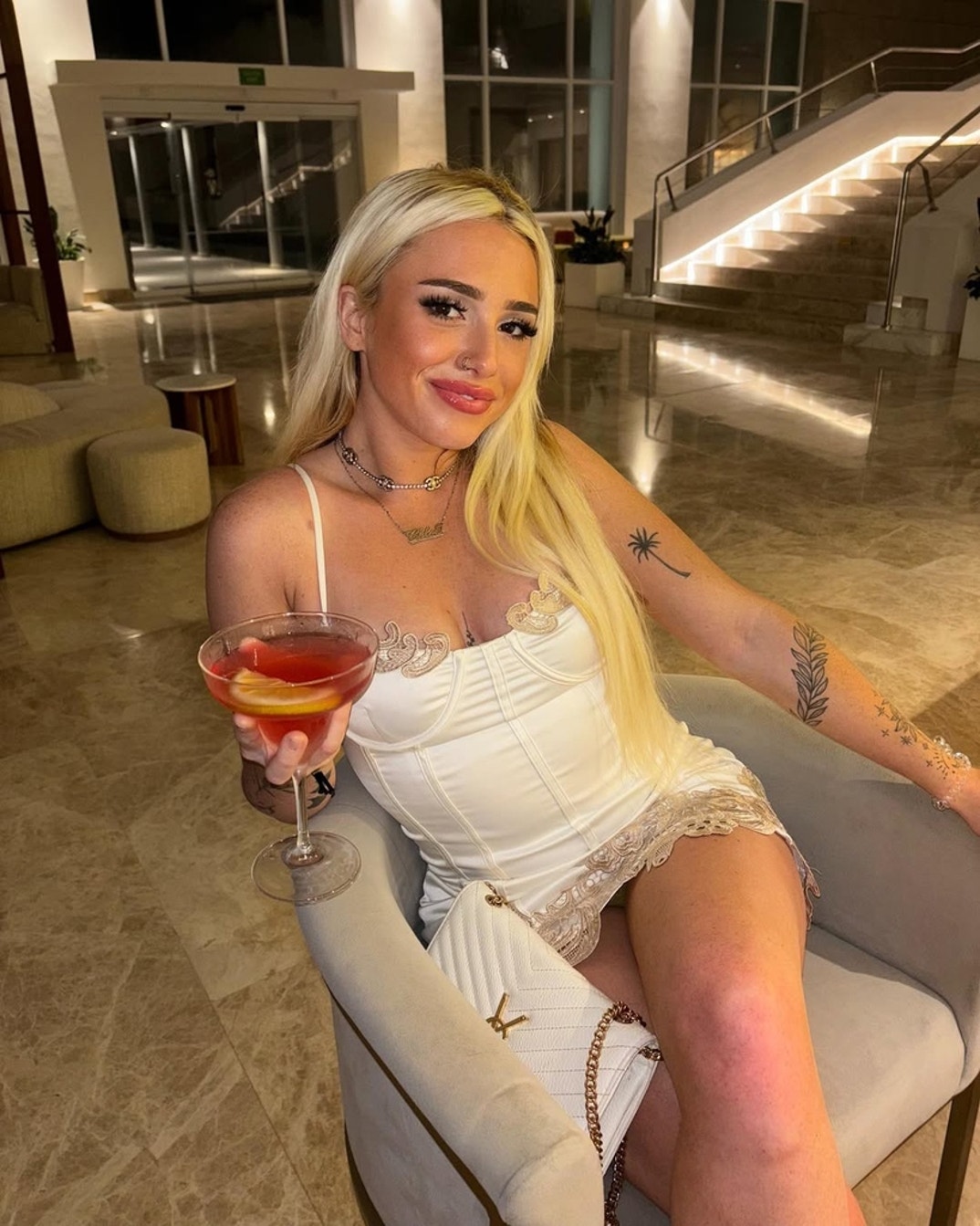 Chloe Calandra Hot Shots 24