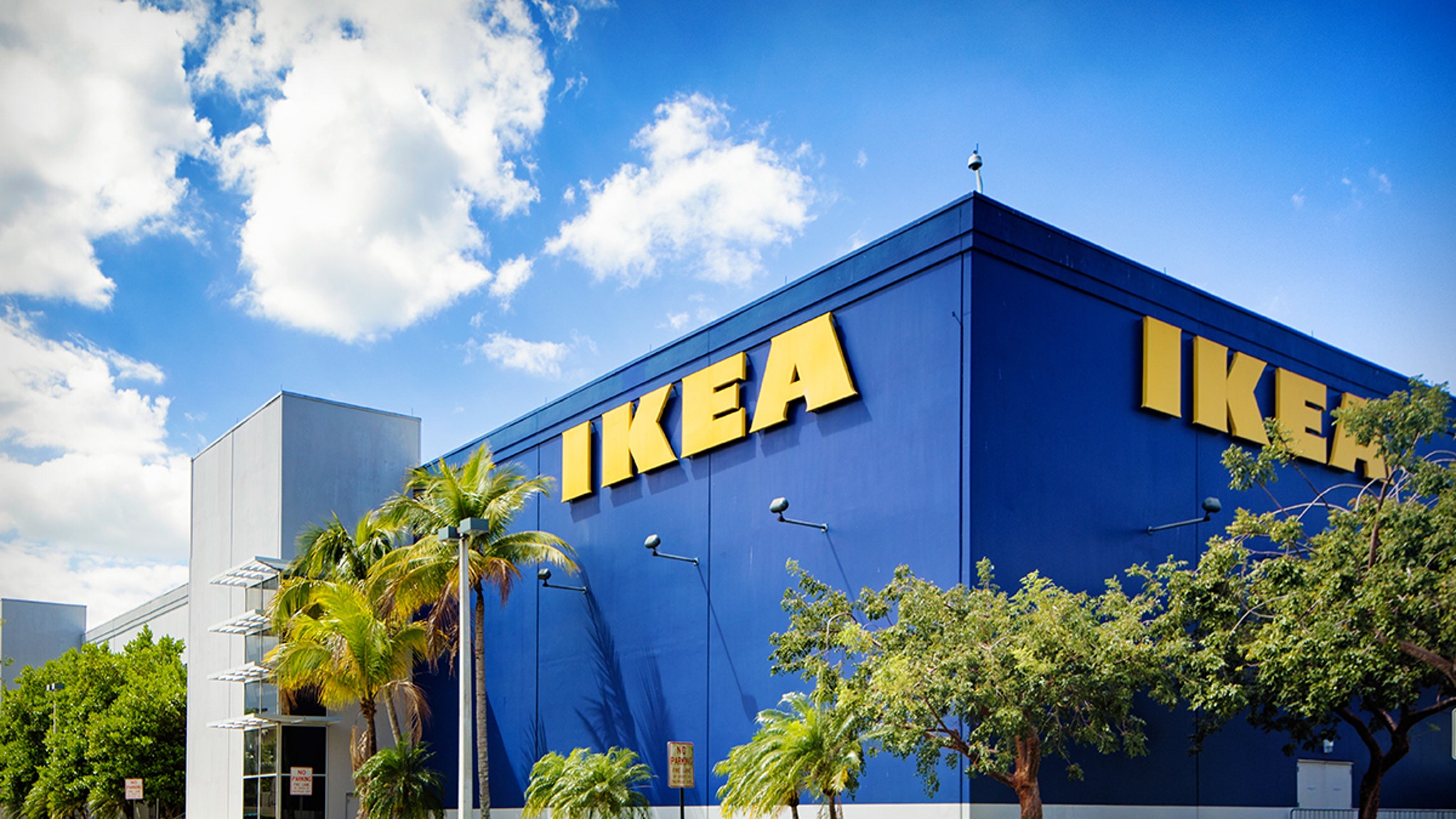 IKEA Under Fire Fried Chicken, Watermelon menu-items voor Juneteenth